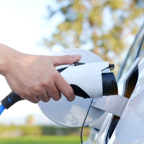 Hybridy, elektromobily a auta s vodíkovým pohonem: jak fungují motory budoucnosti?