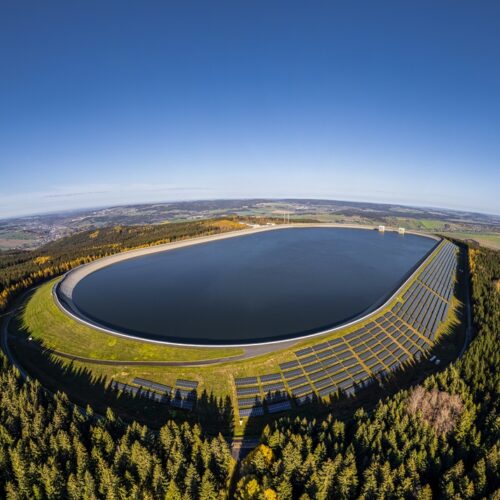 Co když slunce nesvítí a vítr nefouká? Přečerpávací elektrárny poskytují největší kapacitu pro ukládání obnovitelné energie