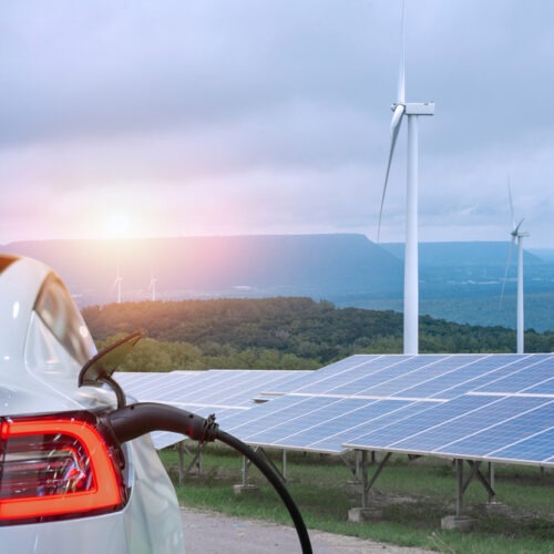 Baterie elektromobilů mohou být záchranou přetížených sítí! Kalifornie chystá uzákonit stabilizaci energetické sítě s každým prodaným elektromobilem po roce 2027