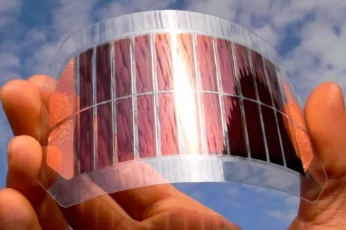 Vědci vynalezli nový ultratenký a ultralehký fotovoltaický materiál