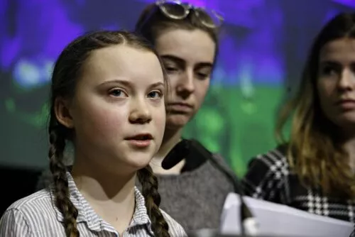 Greta Thunberg protestuje proti větrné elektrárně v Norsku