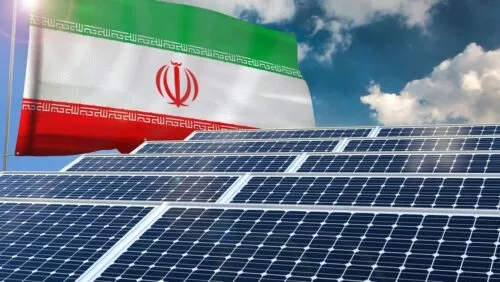 Írán prosazuje obnovitelné zdroje: Solární panely pokrývají střechy města Mašhad
