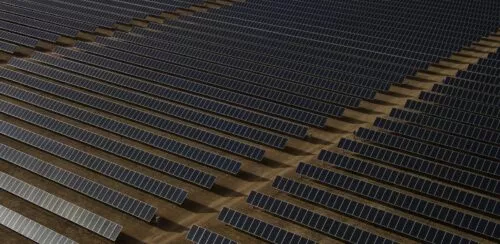 Výstavba obřího solárního parku ve Švýcarských alpách zatrhlo referendum. Proč Švýcarům fotovoltaika nevoní?